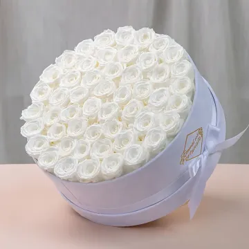 50 Preserved White Roses – Oversized Velvet Hat Box